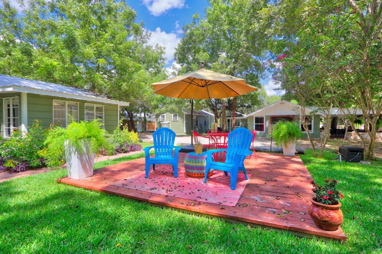 Creekside Cabins - The Getaway Villa Wimberley Exterior photo